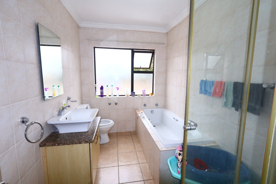 2 Bedroom Property for Sale in Vredenhof Sh Free State